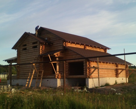Нижегородская обл., г. Сергач, деревянный дом из сруба ручной рубки с гаражом, 2014 год